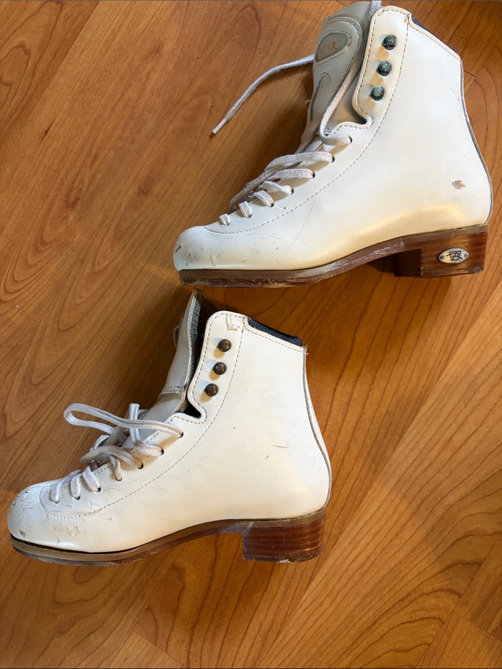 Riedell Stride Figure Skates